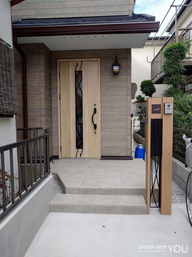 樹脂製の機能門柱